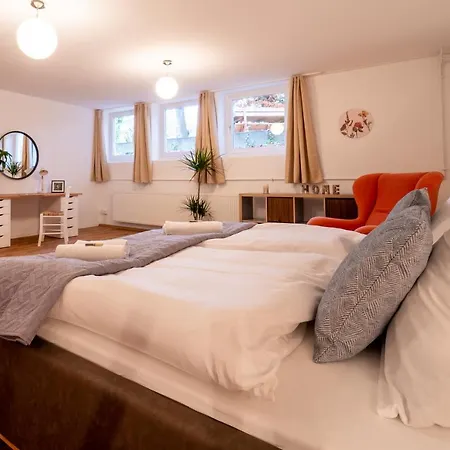 Lejlighed Dreamcation - Ehemalige Pfarrer- & Souterrain Wohnung, 3d-tour, Terrasse, Garten, Bbq Kelheim