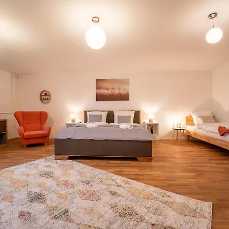 Dreamcation - Ehemalige Pfarrer- & Souterrain Wohnung, 3d-tour, Terrasse, Garten, Bbq * Kelheim