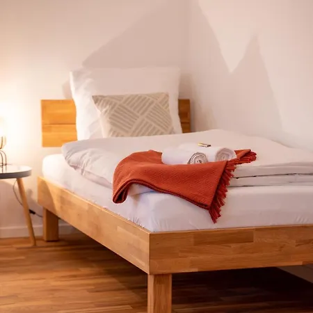 Lejlighed Dreamcation - Ehemalige Pfarrer- & Souterrain Wohnung, 3d-tour, Terrasse, Garten, Bbq *