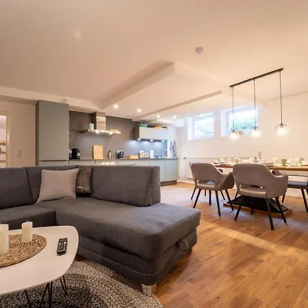 Dreamcation - Ehemalige Pfarrer- & Souterrain Wohnung, 3d-tour, Terrasse, Garten, Bbq Kelheim