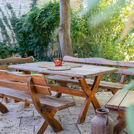Lejlighed Dreamcation - Ehemalige Pfarrer- & Souterrain Wohnung, 3d-tour, Terrasse, Garten, Bbq *