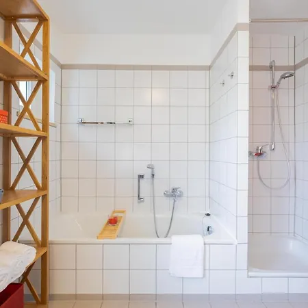 Dreamcation - Ehemalige Pfarrer- & Souterrain Wohnung, 3d-tour, Terrasse, Garten, Bbq * Kelheim